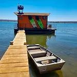 Casa Conteiner flutuante Faroeste Caboclo